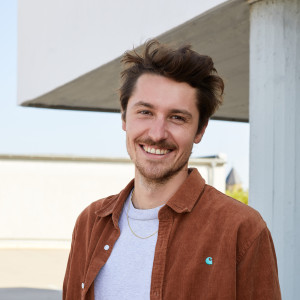 - file://Mb3U4uW499CjwcKd