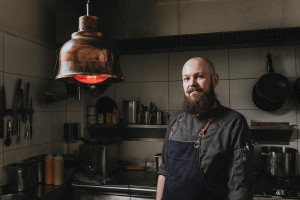 berufsportraets-von-handwerkern-in-ausbildung-101