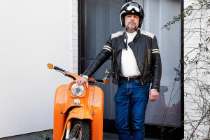 illustrative-portraitfotos-von-familien-und-alten-weissen-mannern-203