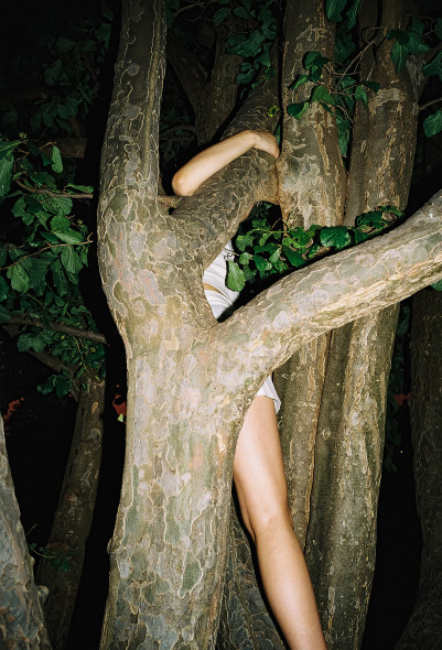 Trash als Look für stylische Modefotografie gezeigt anhand von Portraits in der Ausbildung zum Fotografen verfeinert.