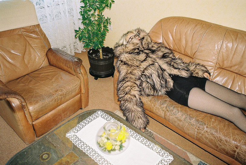 Trash als Look für stylische Modefotografie gezeigt anhand von Portraits in der Ausbildung zum Fotografen verfeinert.