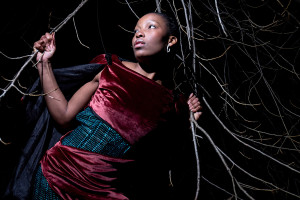 inszenierte-modefotografie-mit-spannendem-kunstlicht-entstanden-im-rahmen-der-ausbildung-zum-fotografen-466