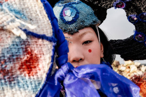 inszenierte-modefotografie-mit-spannendem-kunstlicht-entstanden-im-rahmen-der-ausbildung-zum-fotografen-459