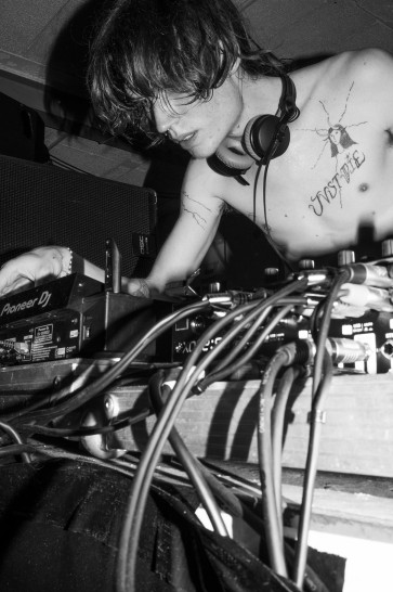 streetfotografie-uber-jugendliche-in-plattenbauten-016