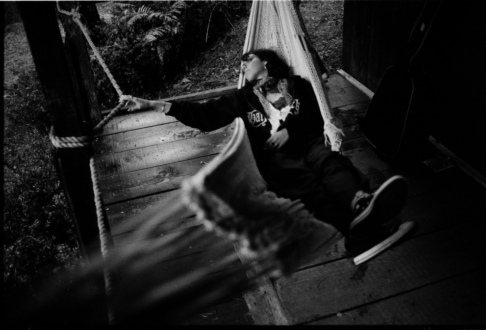 streetfotografie-uber-jugendliche-in-plattenbauten-044