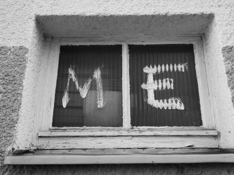 streetfotografie-uber-jugendliche-in-plattenbauten-010