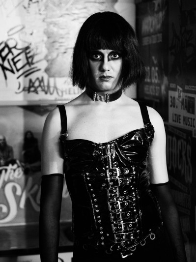 streetfotografie-uber-jugendliche-in-plattenbauten-023