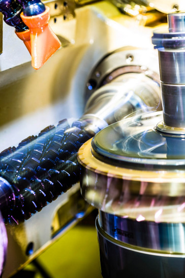 fotograf-ausbildung-nrw-deutschland-fotografie-studium-umschulung-industriefotograf-ineinandergreifen